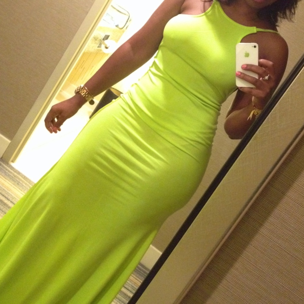 Green Gown - Picture 2 of 7